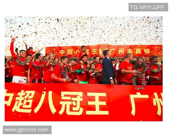 广州恒大队与苏宁激战正酣谁将赢得这场中超巅峰对决